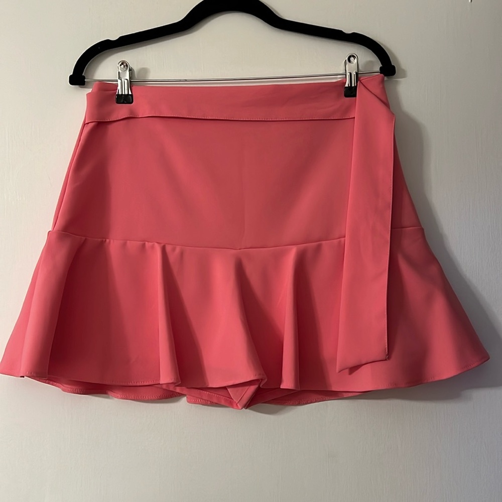 NWOT Pink skort